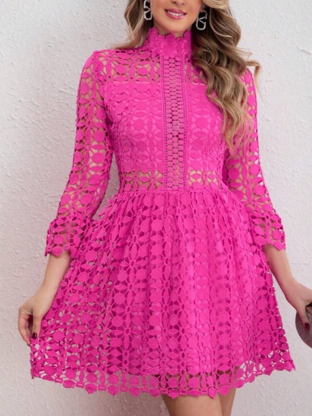Pink lace dress - Picture 4 of 6